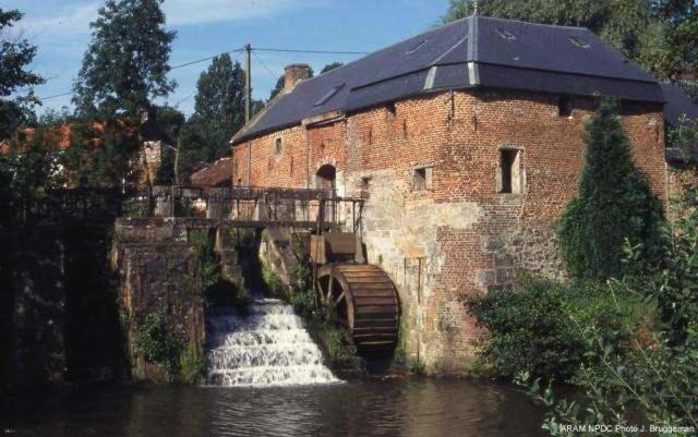 Le Groft Villa Rombies-et-Marchipont Exterior photo